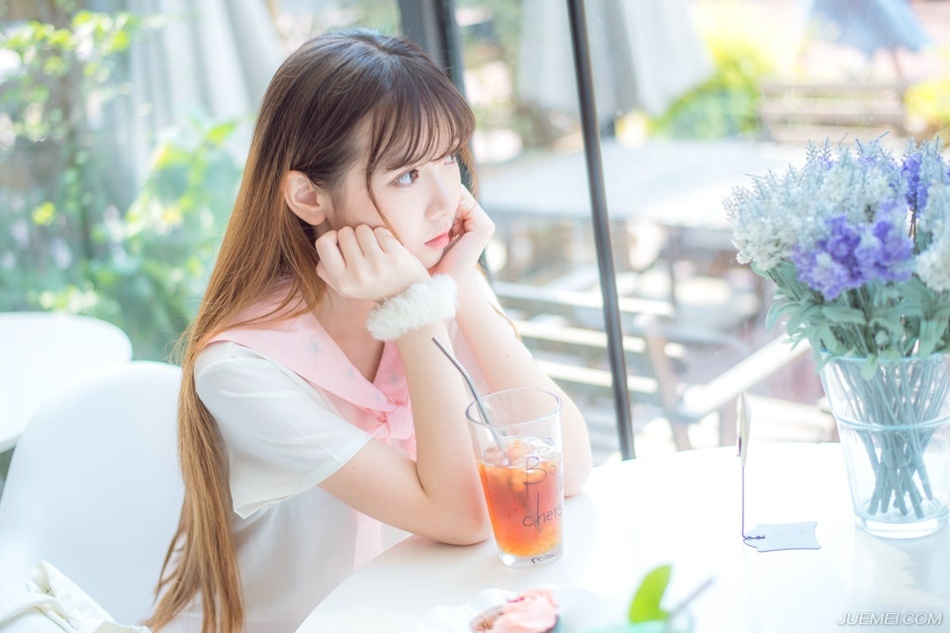 勤奋是一条神奇的线，用它可以串起无数知识的珍珠。——佚名